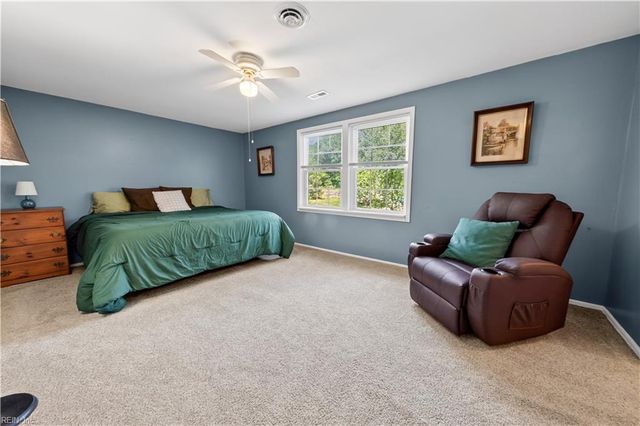 9652 Laurelwood LN, Gloucester, VA 23061