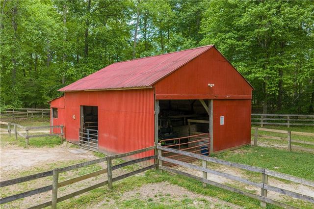9652 Laurelwood LN, Gloucester, VA 23061