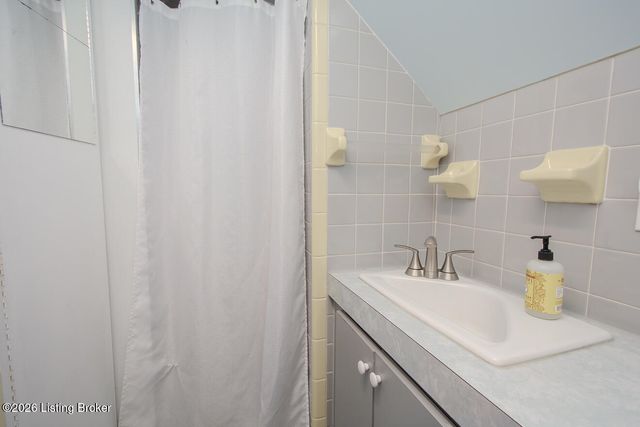 2219 Lancashire Ave, Louisville, KY 40205