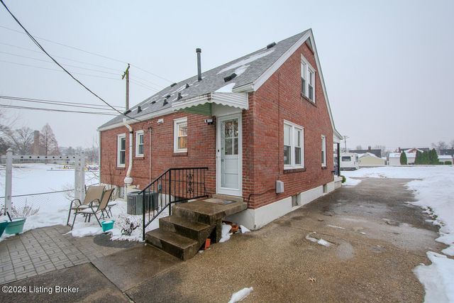 2219 Lancashire Ave, Louisville, KY 40205