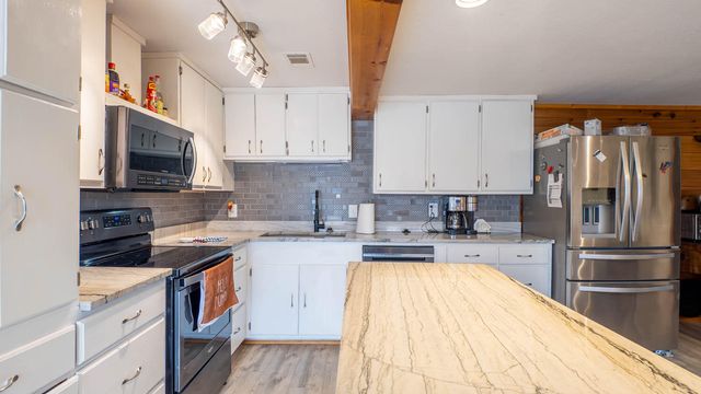 1145 Broadleaf Road, Mammoth Spring, AR 72554