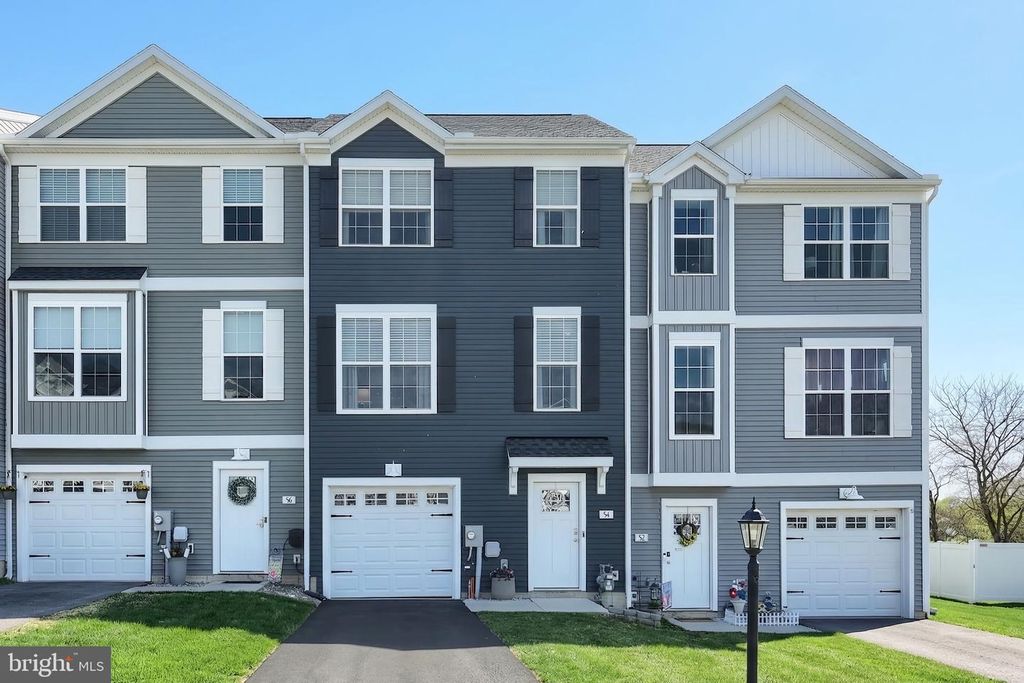 54 COOP LN, Hanover, PA 17331