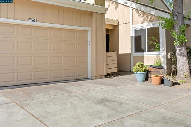 4203 Dubhe Ct, Concord, CA 94521