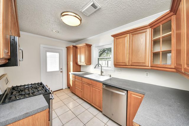 516 Eleanor Street, Houston, TX 77009