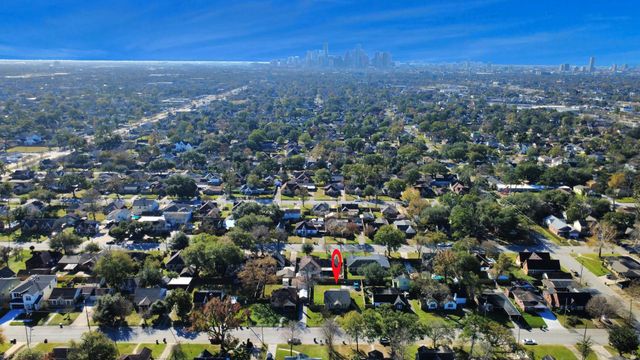 516 Eleanor Street, Houston, TX 77009