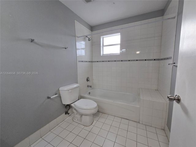 1627 NW 18th St 403, Miami, FL 33125