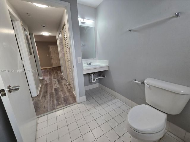 1627 NW 18th St 403, Miami, FL 33125
