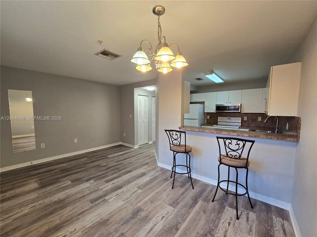 1627 NW 18th St 403, Miami, FL 33125