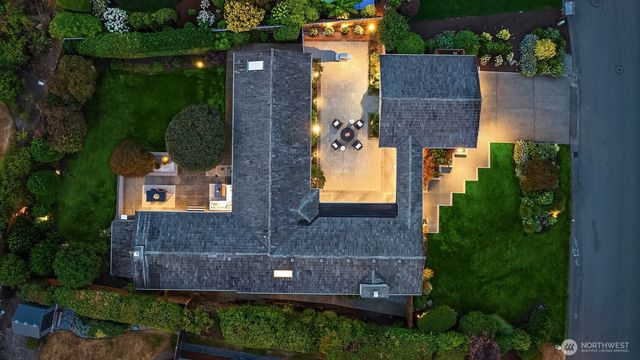 9642 Hilltop Road, Bellevue, WA 98004