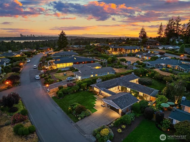 9642 Hilltop Road, Bellevue, WA 98004