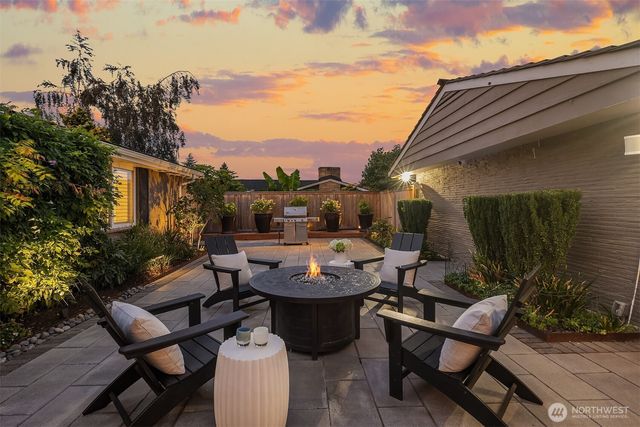 9642 Hilltop Road, Bellevue, WA 98004