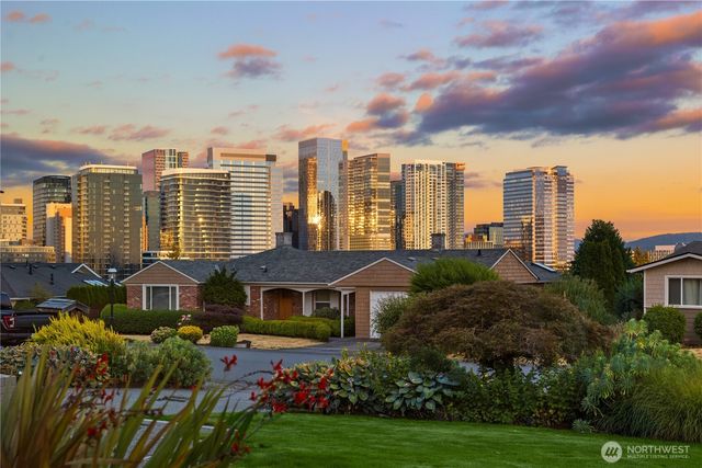 9642 Hilltop Road, Bellevue, WA 98004