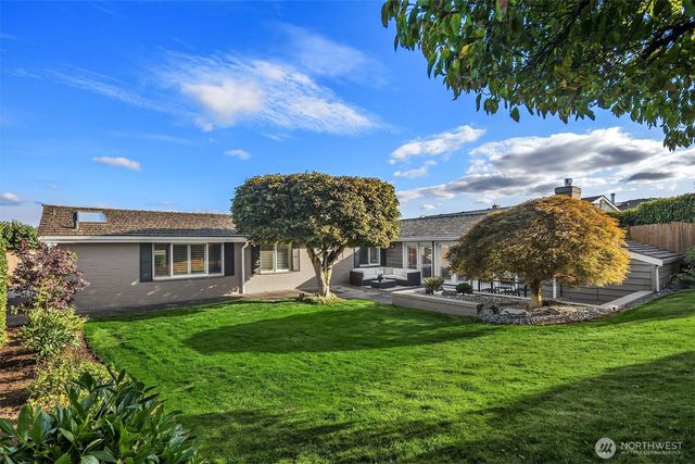 9642 Hilltop Road, Bellevue, WA 98004