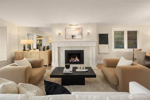 9642 Hilltop Road, Bellevue, WA 98004