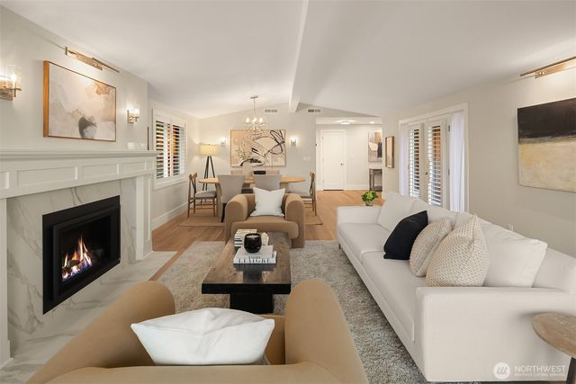 9642 Hilltop Road, Bellevue, WA 98004