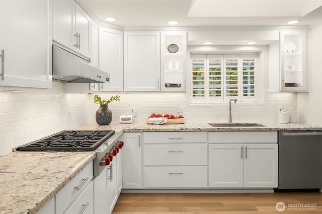 9642 Hilltop Road, Bellevue, WA 98004