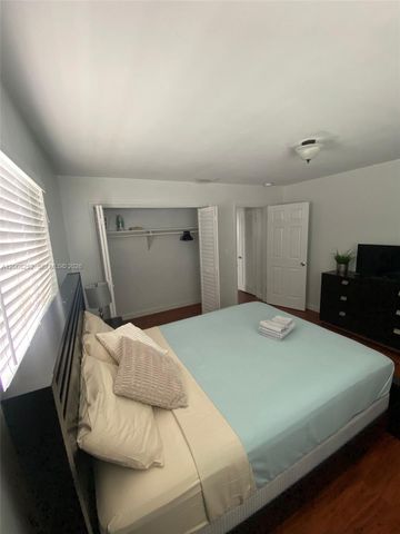 1740 NE 56th St, Fort Lauderdale, FL 33334