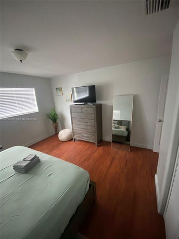 1740 NE 56th St, Fort Lauderdale, FL 33334