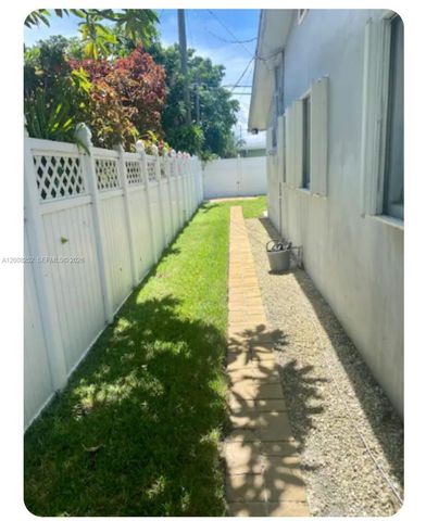 1740 NE 56th St, Fort Lauderdale, FL 33334