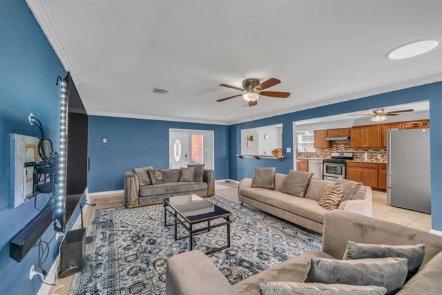 6514 Vialinda Drive, Houston, TX 77083