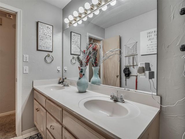 1308 N Jamestown, Edmond, OK 73003