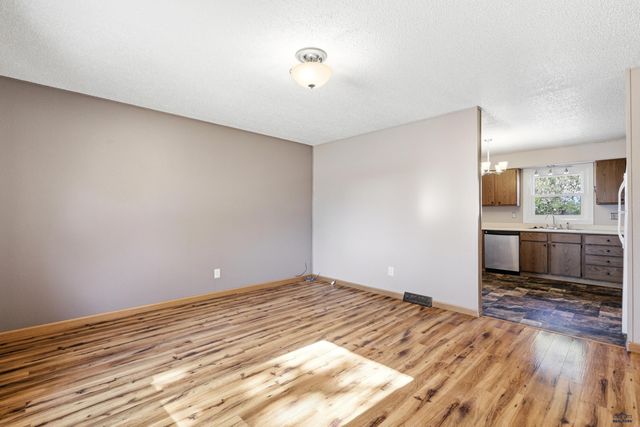 1715 ENNEN DR, Rapid City, SD 57703