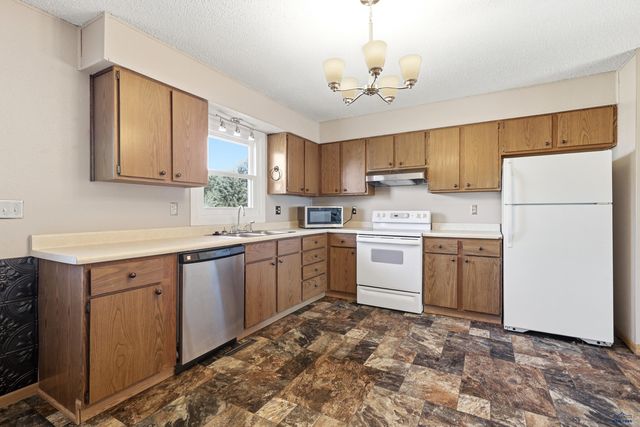 1715 ENNEN DR, Rapid City, SD 57703