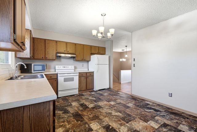 1715 ENNEN DR, Rapid City, SD 57703