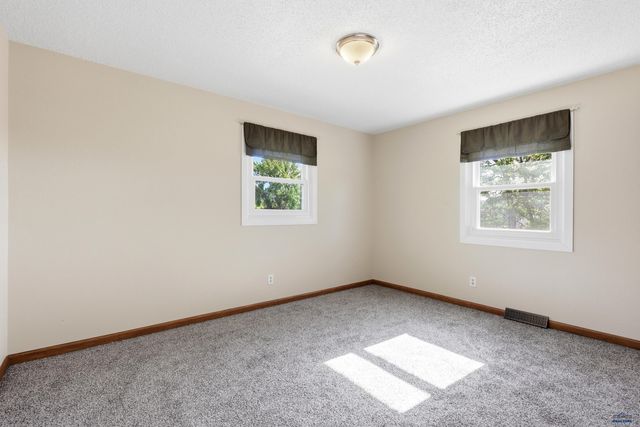 1715 ENNEN DR, Rapid City, SD 57703