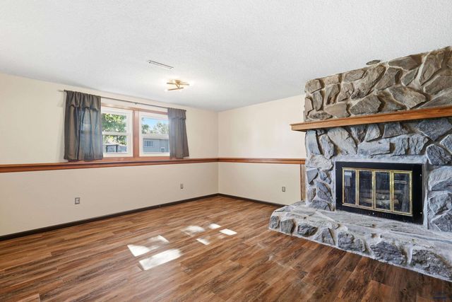 1715 ENNEN DR, Rapid City, SD 57703