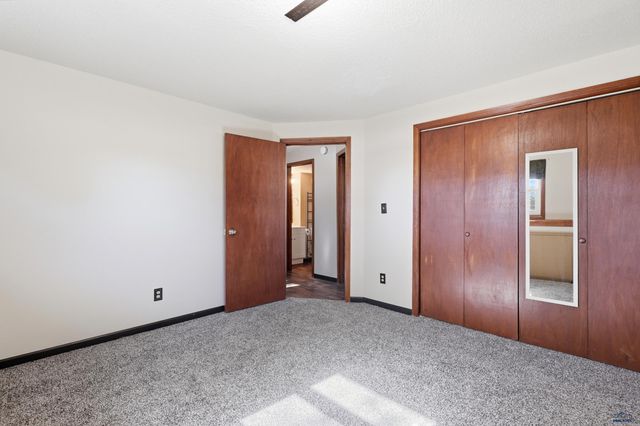 1715 ENNEN DR, Rapid City, SD 57703