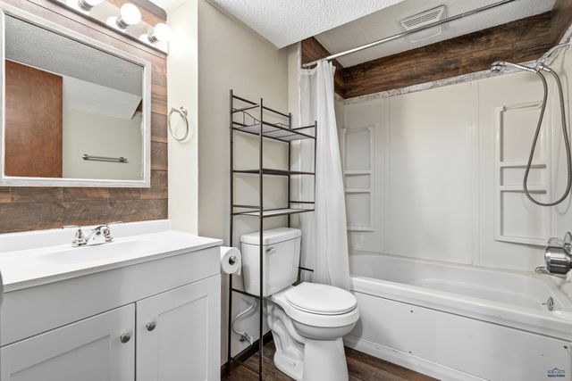 1715 ENNEN DR, Rapid City, SD 57703