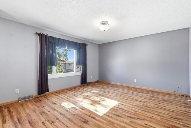 1715 ENNEN DR, Rapid City, SD 57703