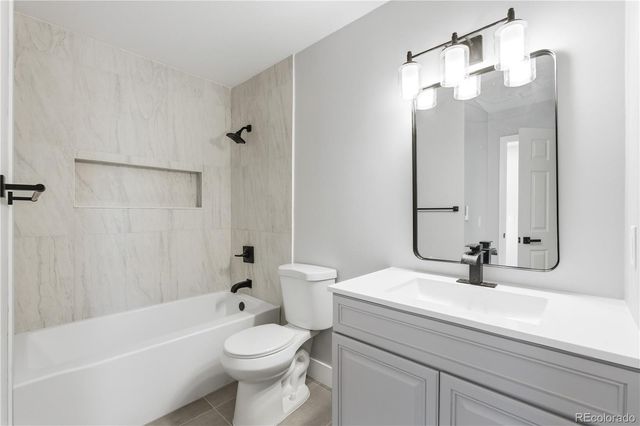 932 S Peoria Street, Aurora, CO 80012