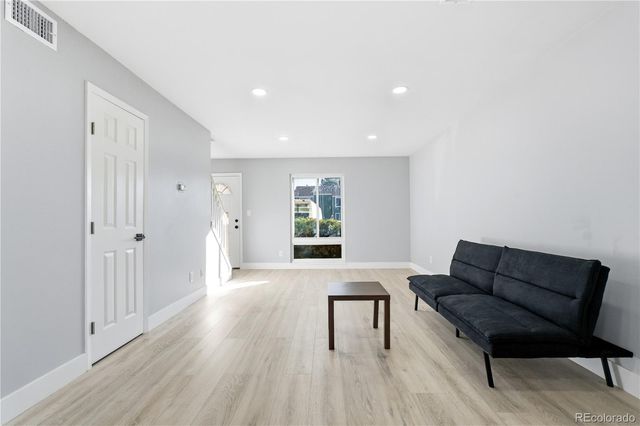 932 S Peoria Street, Aurora, CO 80012