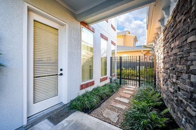 3815 Antibes Lane, Houston, TX 77082