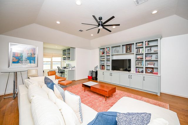 3815 Antibes Lane, Houston, TX 77082