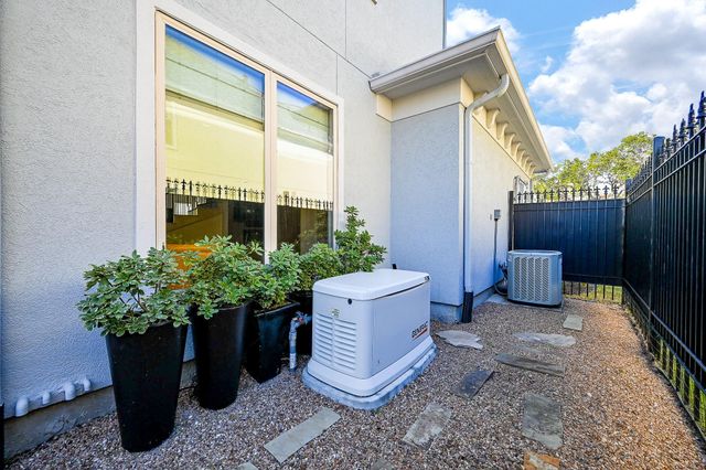 3815 Antibes Lane, Houston, TX 77082