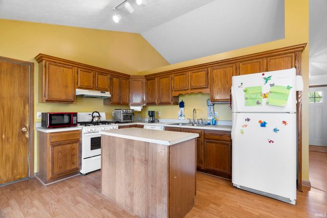 18 W Harter Drive, Lafayette, IN 47909