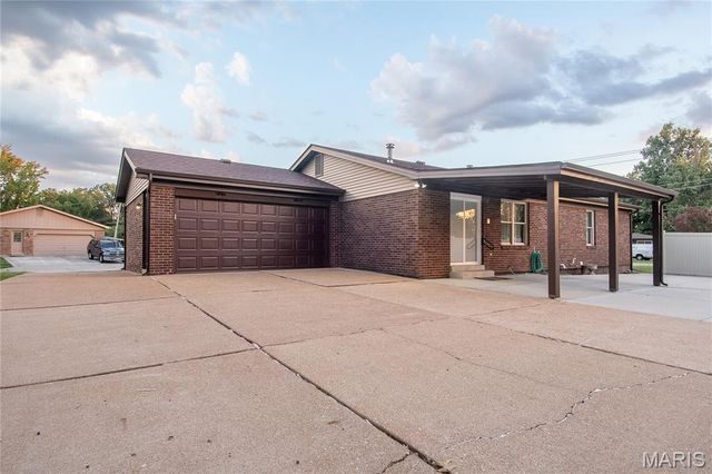 5185 Bryncastle Place, Unincorporated, MO 63128