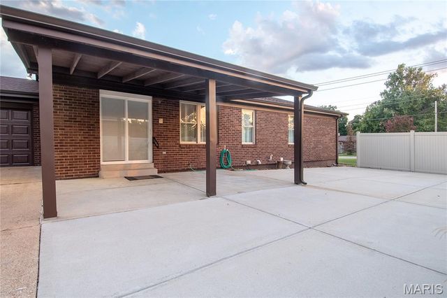 5185 Bryncastle Place, Unincorporated, MO 63128