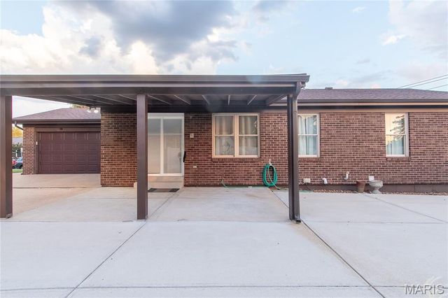 5185 Bryncastle Place, Unincorporated, MO 63128