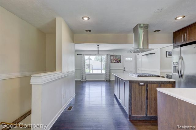 2742 Downey Drive, Troy, MI 48083