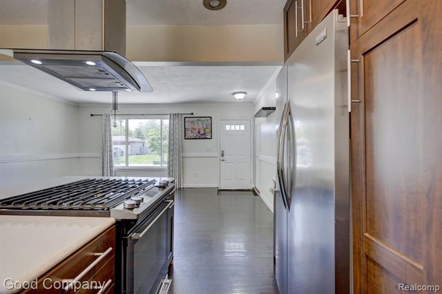 2742 Downey Drive, Troy, MI 48083