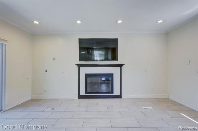 2742 Downey Drive, Troy, MI 48083