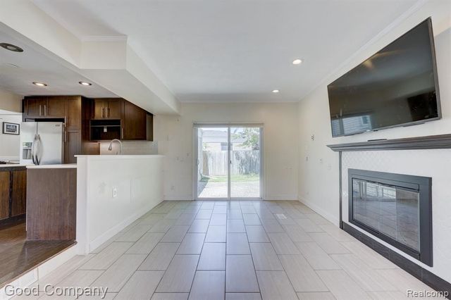 2742 Downey Drive, Troy, MI 48083