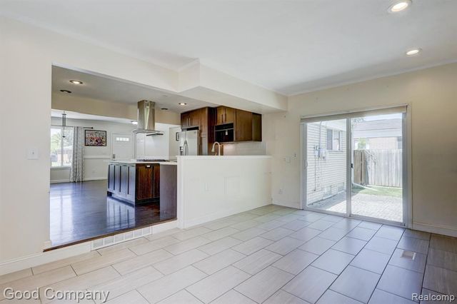 2742 Downey Drive, Troy, MI 48083