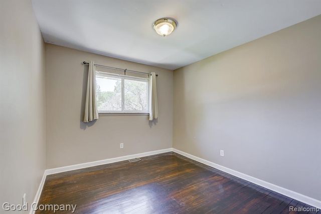 2742 Downey Drive, Troy, MI 48083