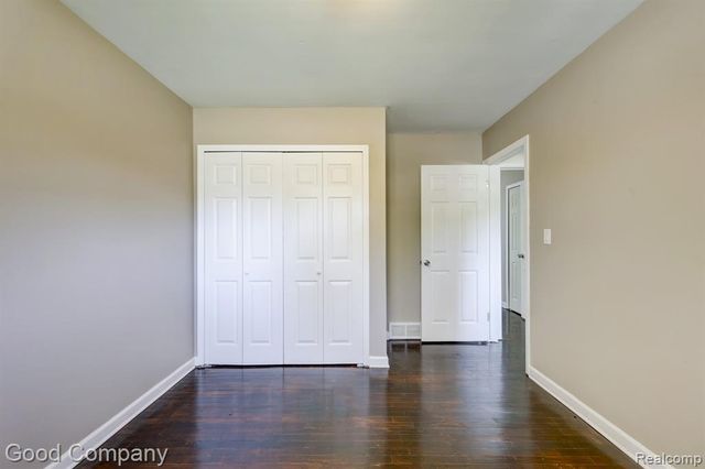 2742 Downey Drive, Troy, MI 48083