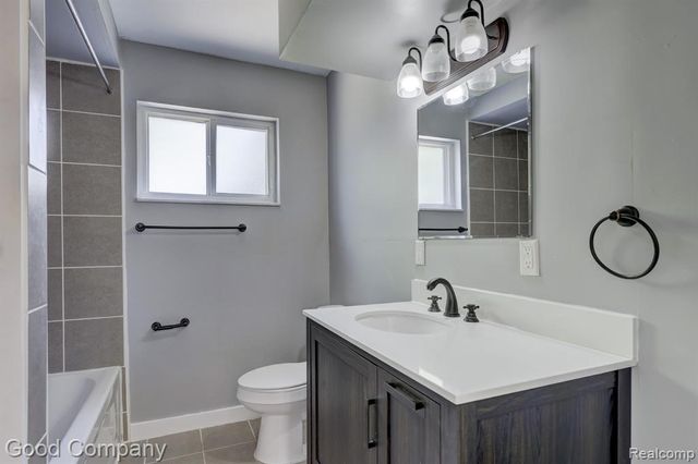 2742 Downey Drive, Troy, MI 48083